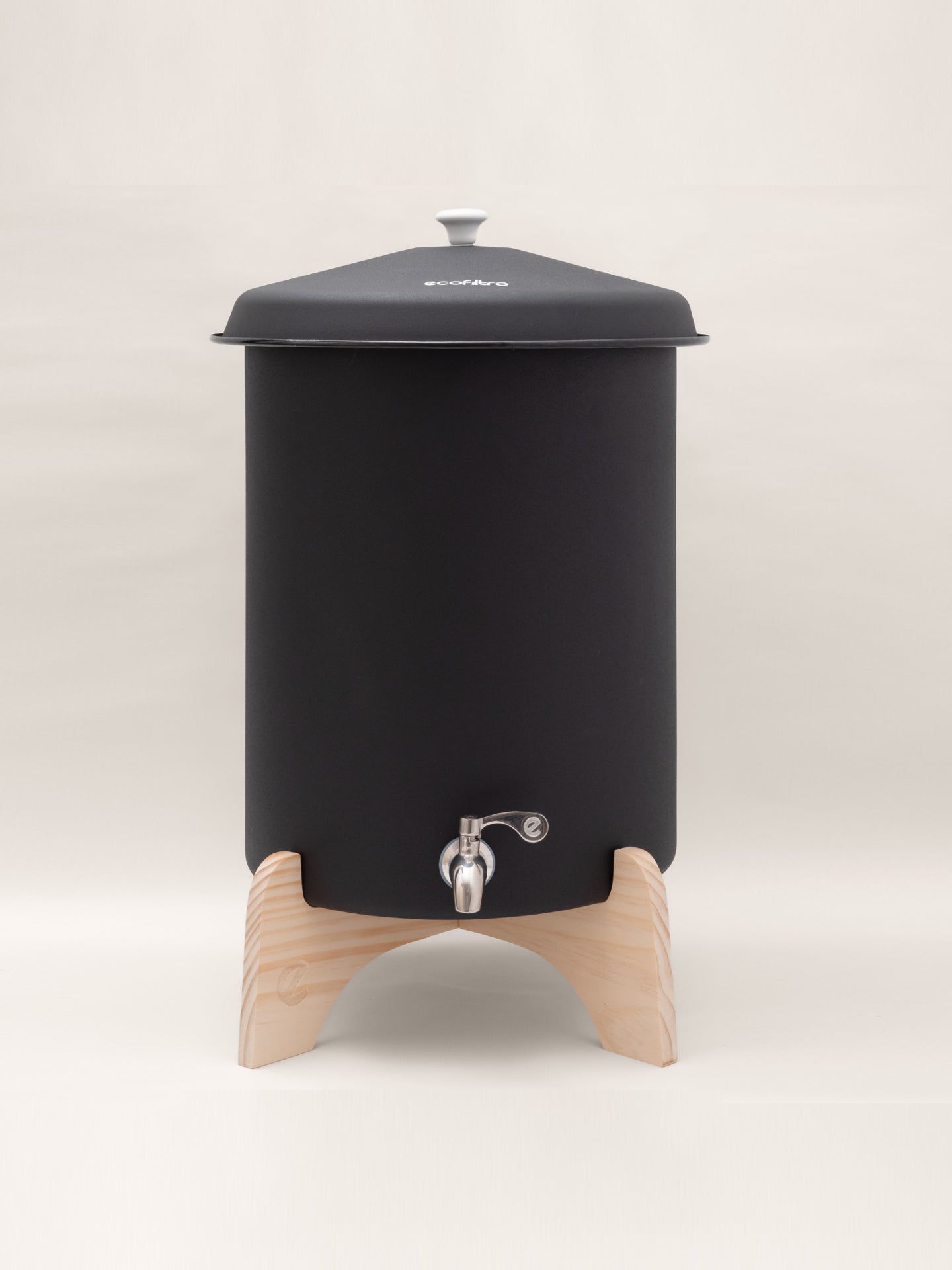 Ecofiltro Holzstaender 20L Frontansicht